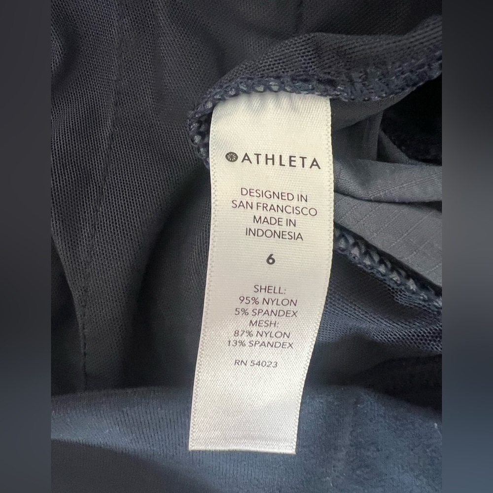 Athleta Trekkie North Printed Blue Shorts - Picture 3 of 9